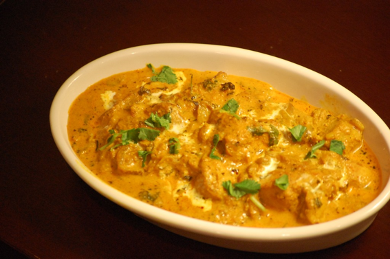 Tender pieces of lamb cooked in a creamy cashew and almond sauce flavored with saffron and cardamom